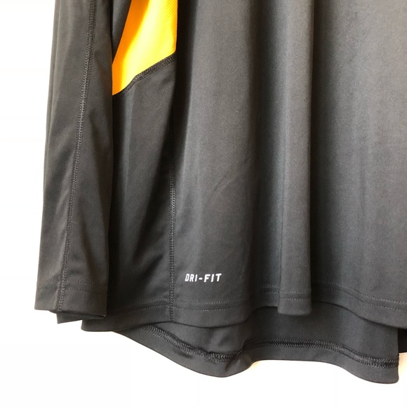 Nike Performance Shirt - Picture 3 of 6